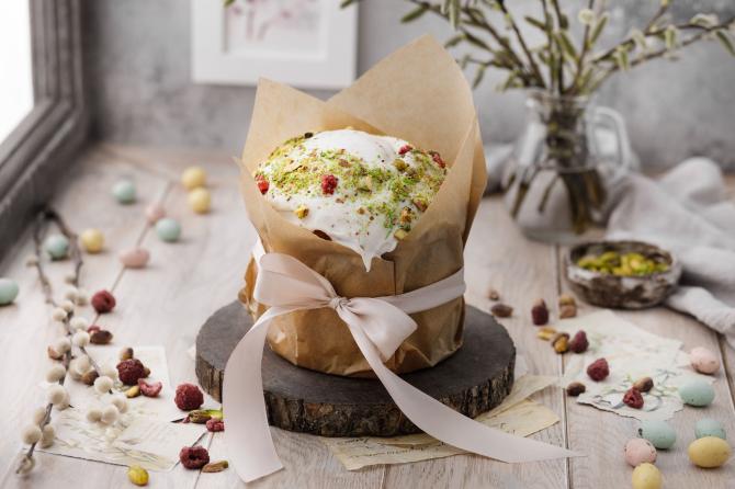 Кулич с фисташкой