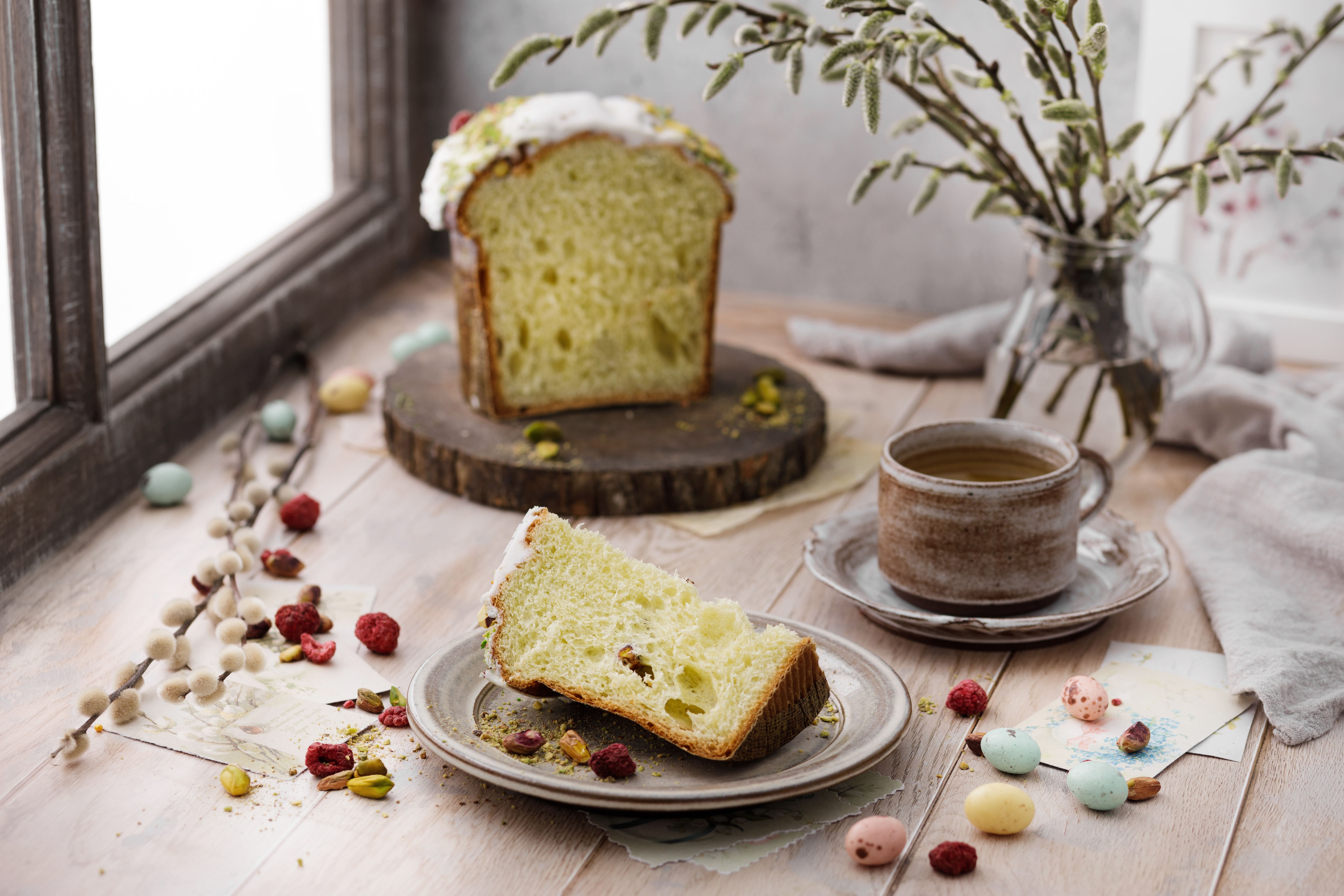 Кулич с фисташкой