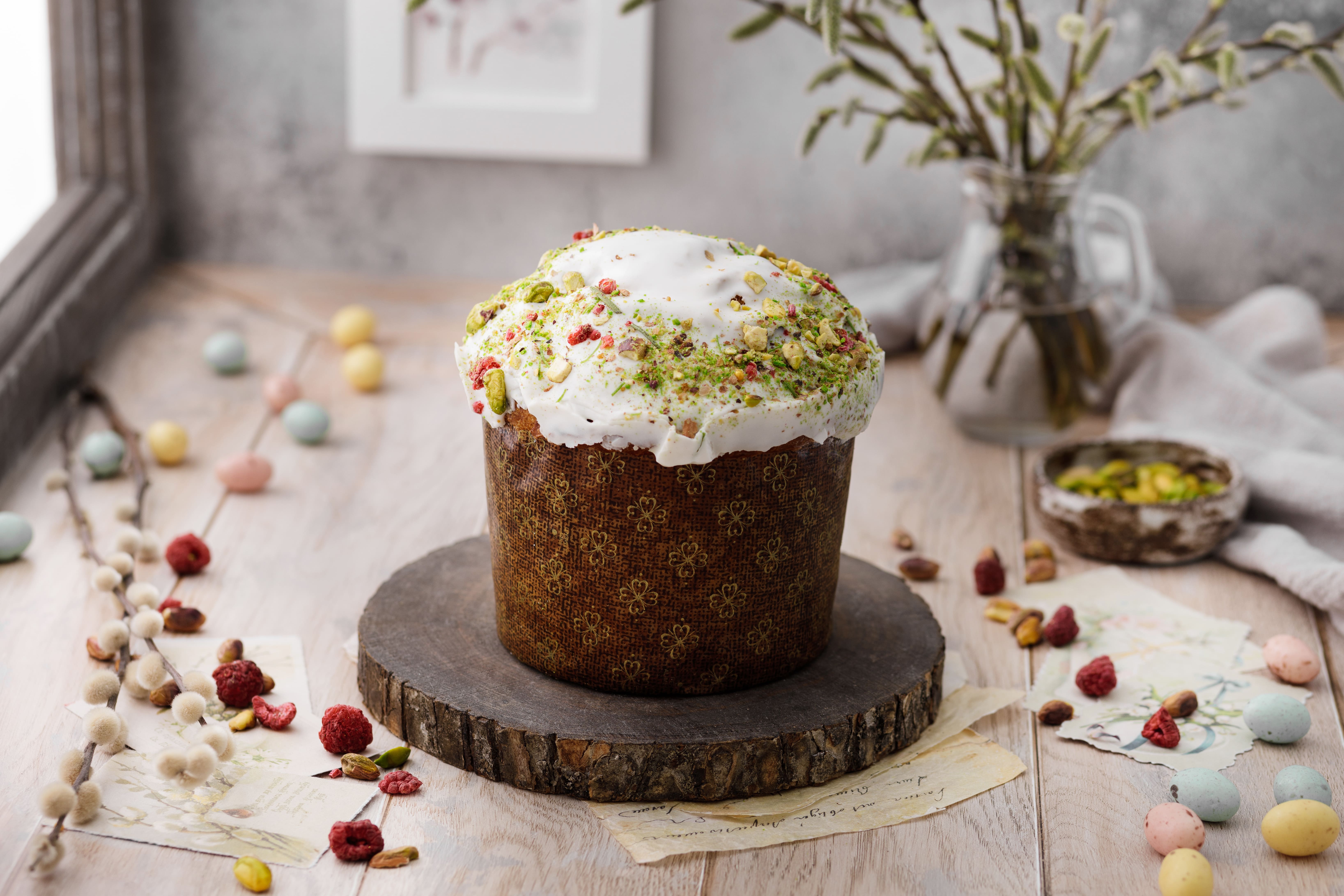 Кулич с фисташкой