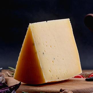 Сыр Альпийский коровий с трюфелем