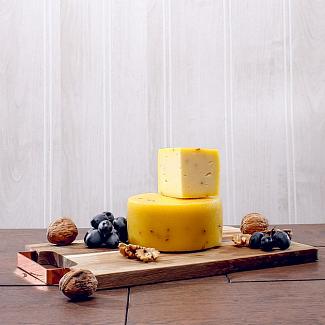 Сыр Качотта коровий Гжельское Подворье с пажитником ( 1 шт)