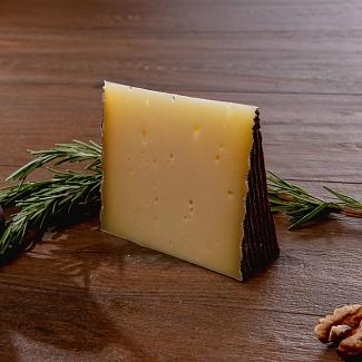 Сыр Манчего овечий Гжельское Подворье