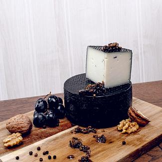 Сыр Альпийский козий Гжельское Подворье с трюфелем